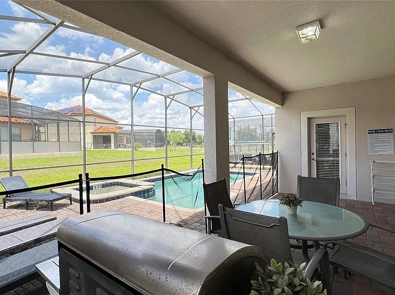 2353 Victoria Dr — Photo 39