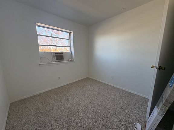 4th image of 310 Lake Ave