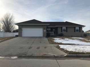 2122 Crestridge Dr, Blair, NE 68008