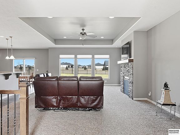 4th image of 20908 Camden Ave