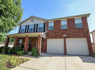 1828 White Feather Ln, Fort Worth, TX 76131