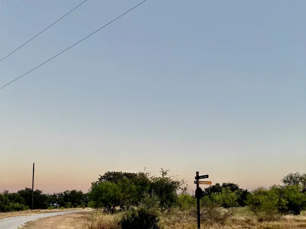 529-530 Beacon Cir, Brownwood, TX 76801