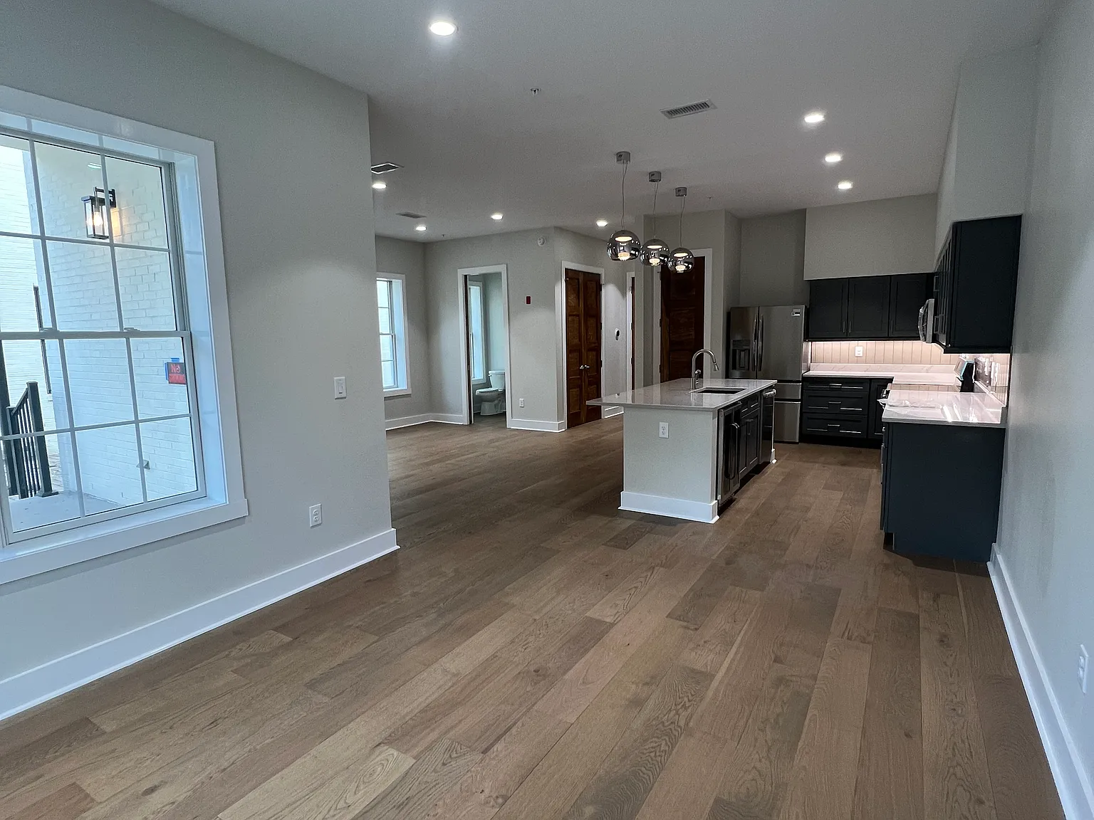 2 bed, 2.5 bath, 2000 sqft, $2,500 — Photo 4