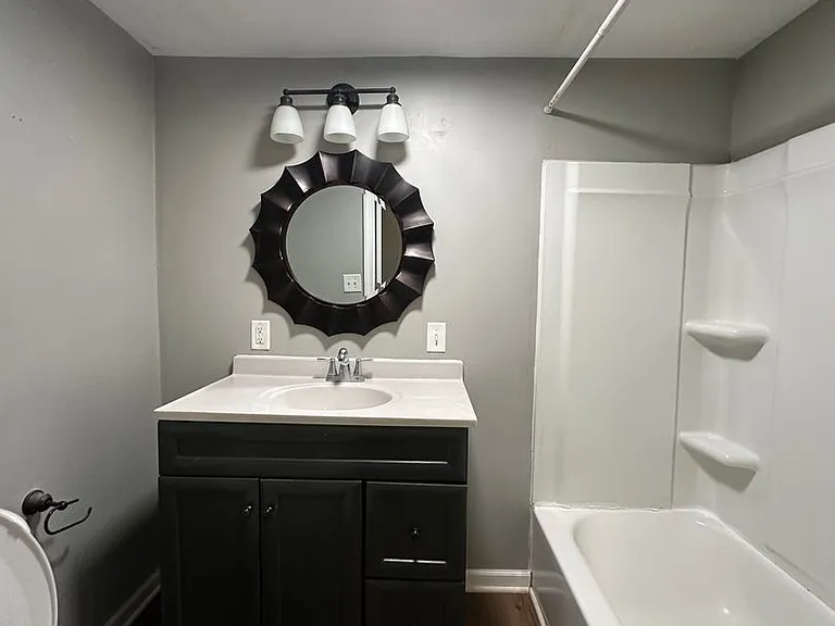 2700 E Memorial Dr — Photo 10