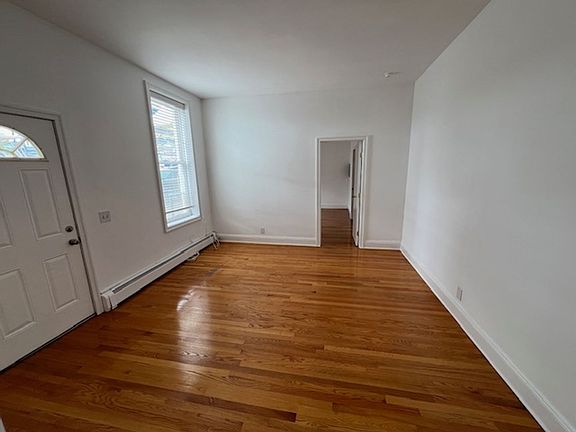 3rd image of 24 Bay Ave
