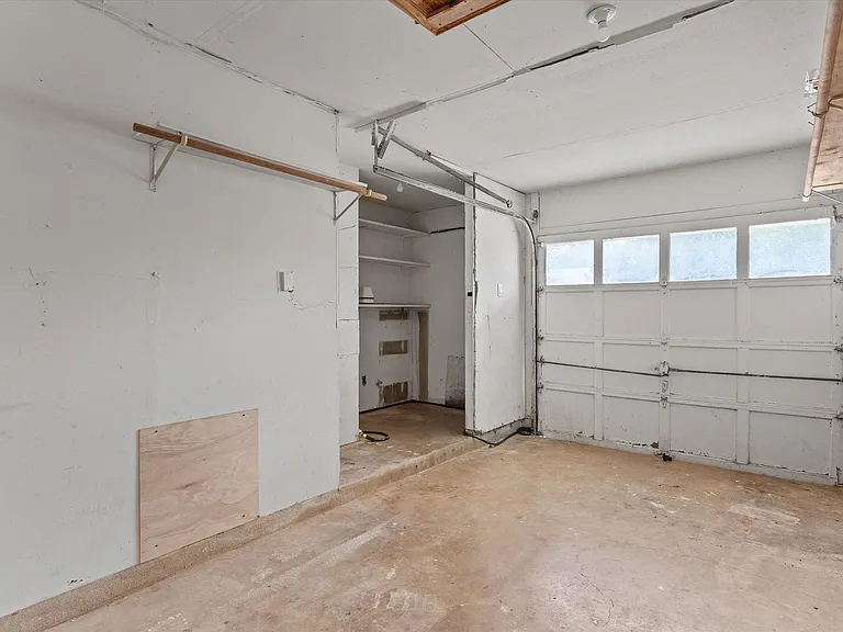 703 Huntingdon Pl — Photo 26