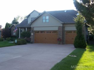 1028 Highland Dr, Saint Clair, MI