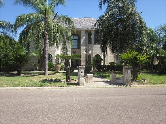 2nd image of 3706 Bouganvilla St