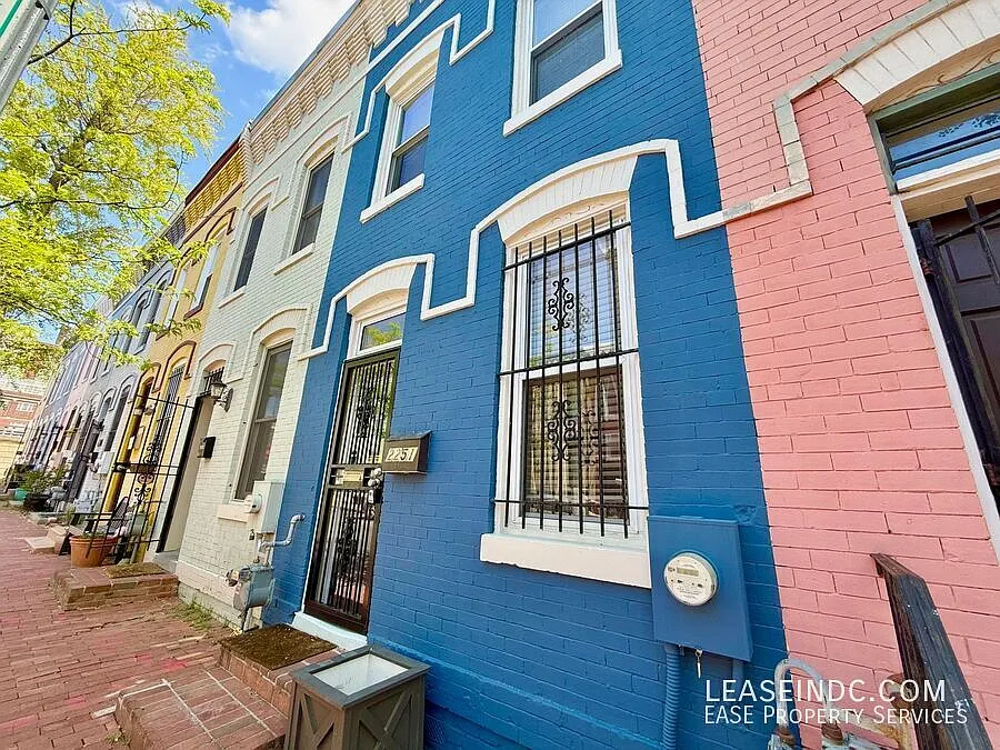 2251 12th Pl NW photo 1