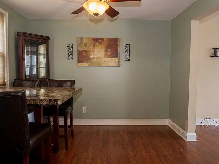 726 Hestor Dr — Photo 8