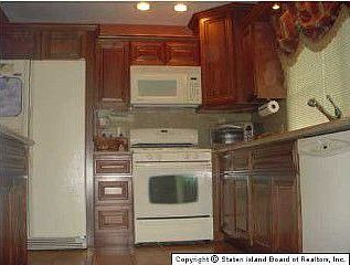 2nd image of 52 Farragut Ave