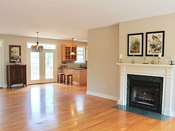 4th image of 242 Northview Dr