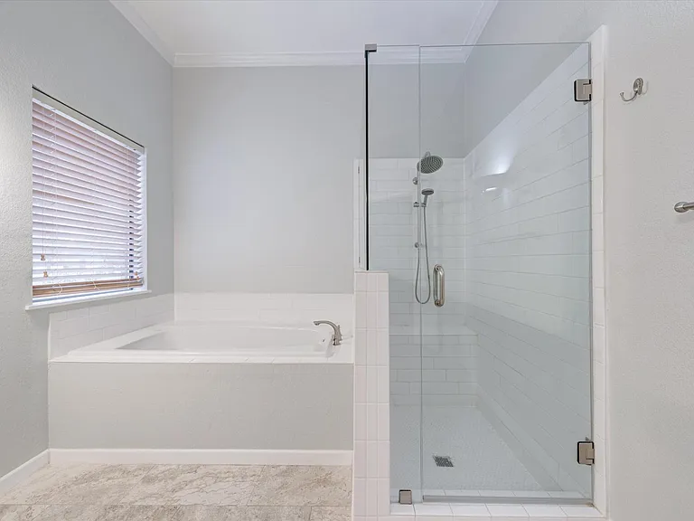 2420 Fawkes Ln — Photo 29