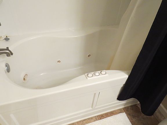 5th image of 117 Blackbird Village Cir