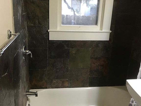 3rd image of 510 Wilson St