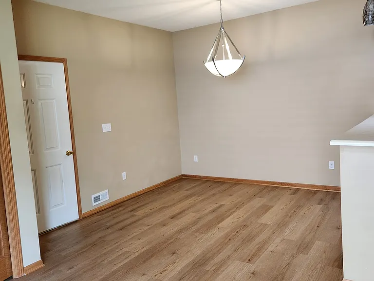 719 Kitterman Cir — Photo 3