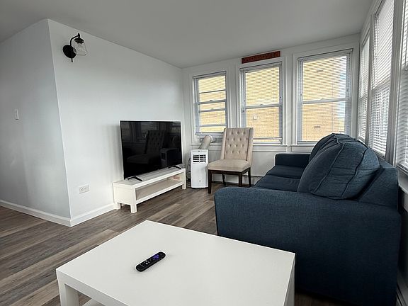 3rd image of 128 Hamilton Ave APT 2