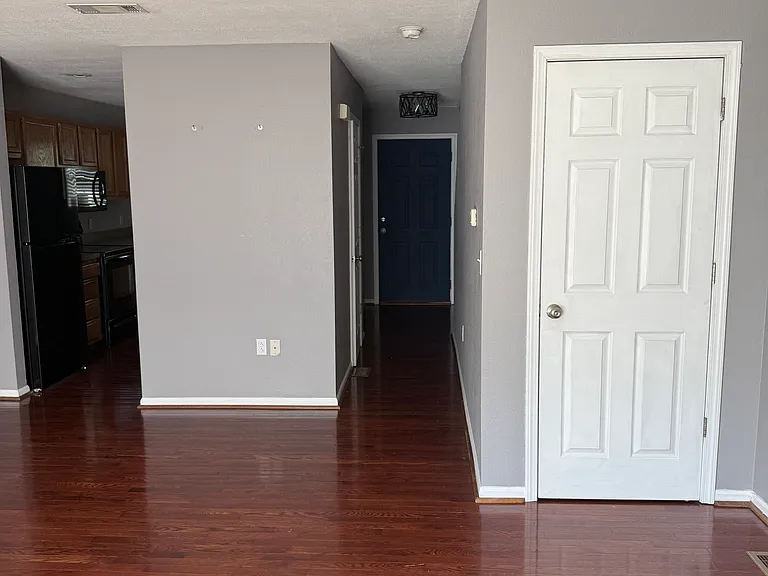 5503 SW Chapella St — Photo 4