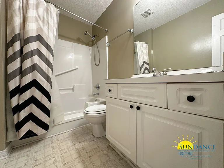 1870 Whispering Oaks Ln — Photo 8