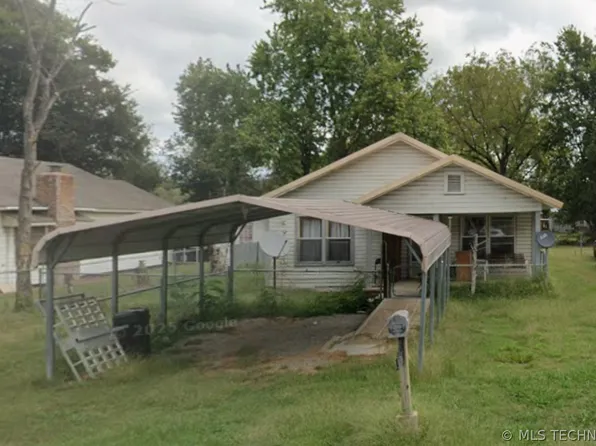 404 Central Ave, Wister, OK 74966