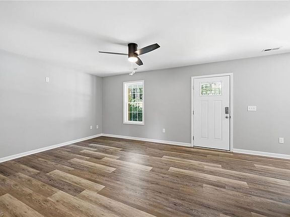 5th image of 323 4th St