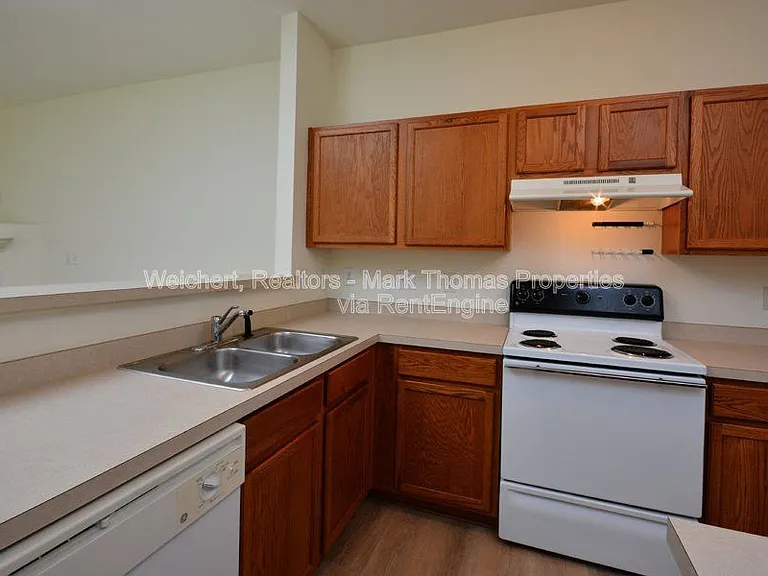 1326 Holly Grove Way — Photo 7