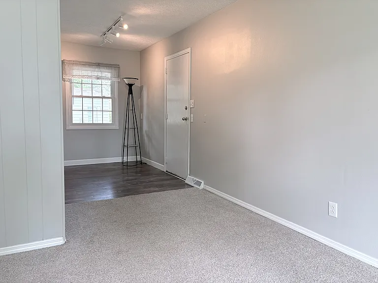 1914 Golden Dr — Photo 7