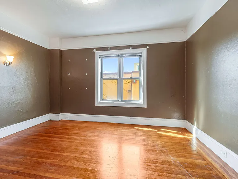 1805 International Blvd #3 — Photo 24
