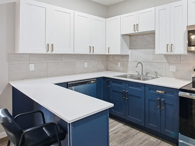 611 Carpenter Ave — Photo 6