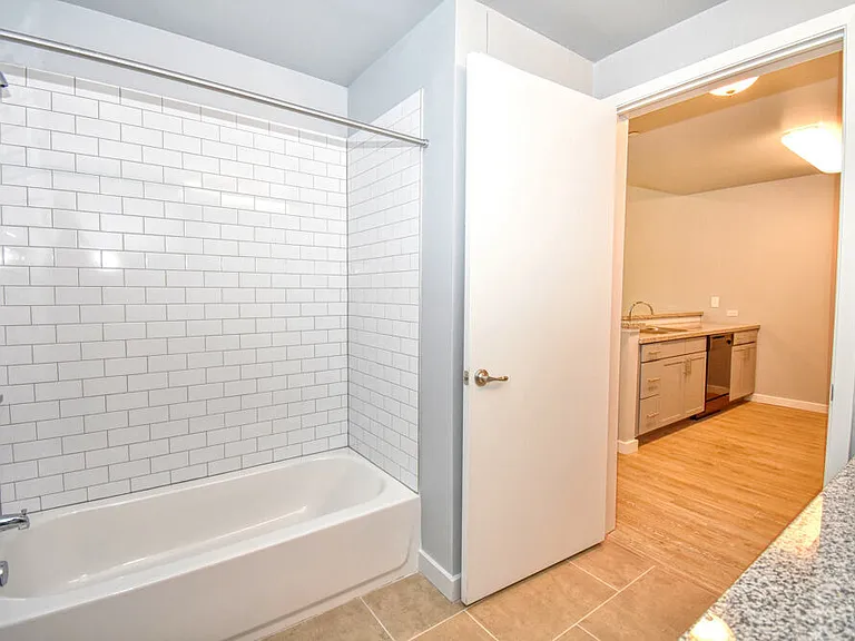 2208 Cypress St — Photo 15