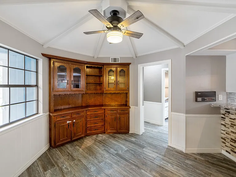 1527 Estates Way — Photo 34