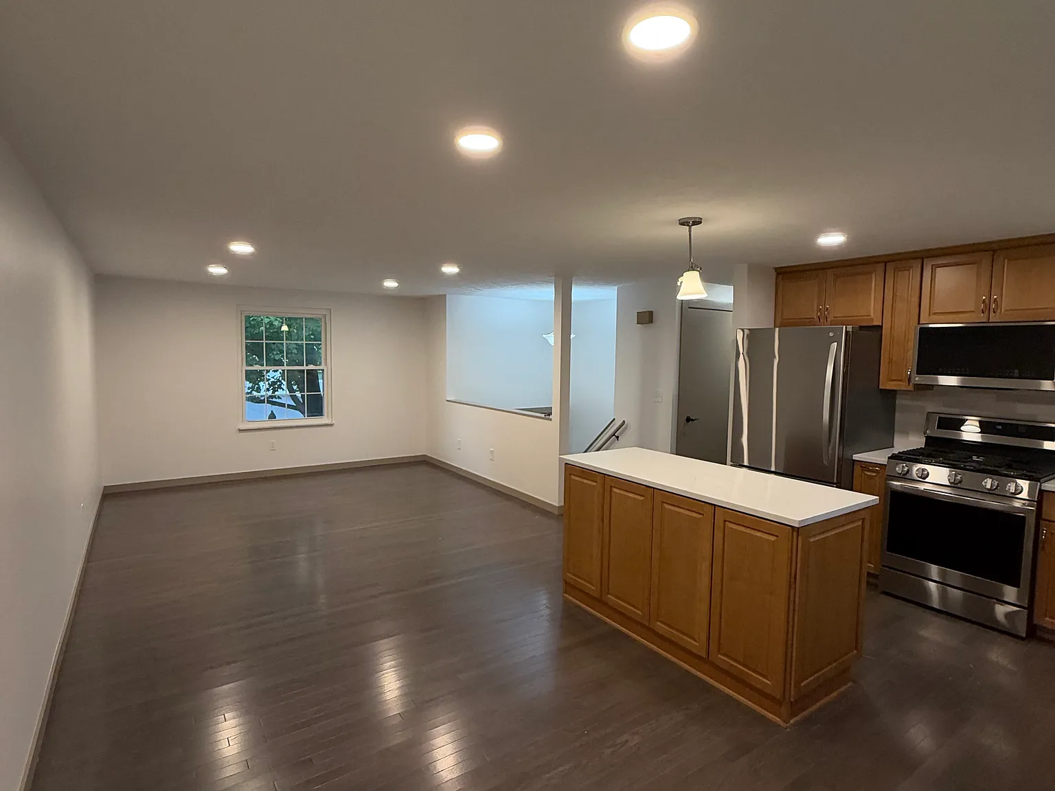 4 bed, 1536 sqft, $2,300 — Photo 2