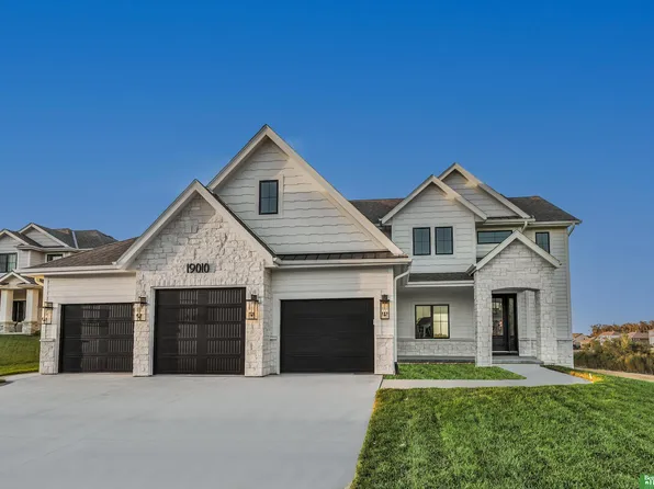 19010 Ventana St, Omaha, NE 68136
