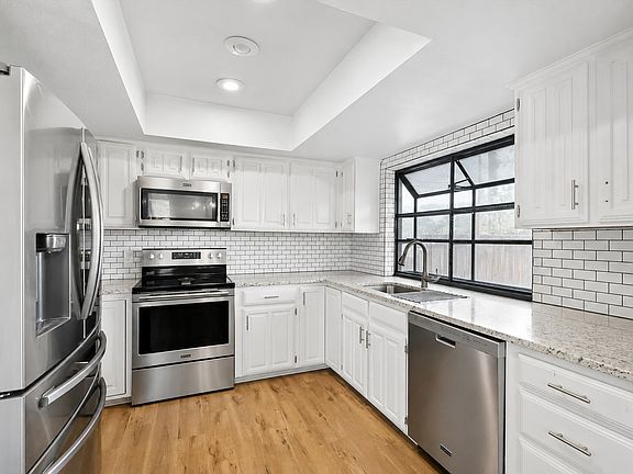 3rd image of 1002 Kingston Dr