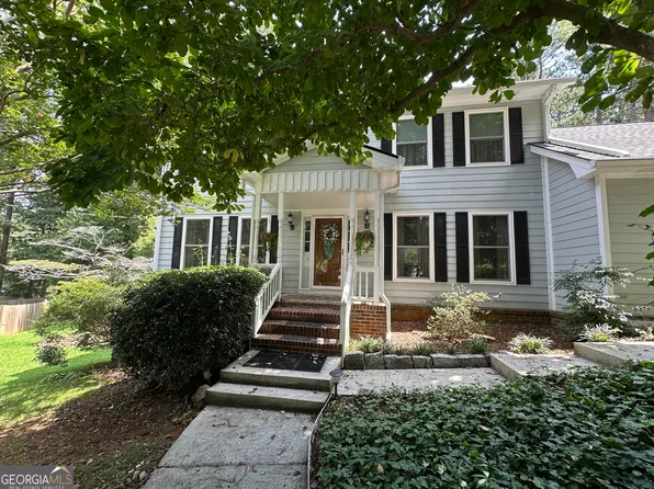 5104 Onawa Ct SW, Lilburn, GA 30047