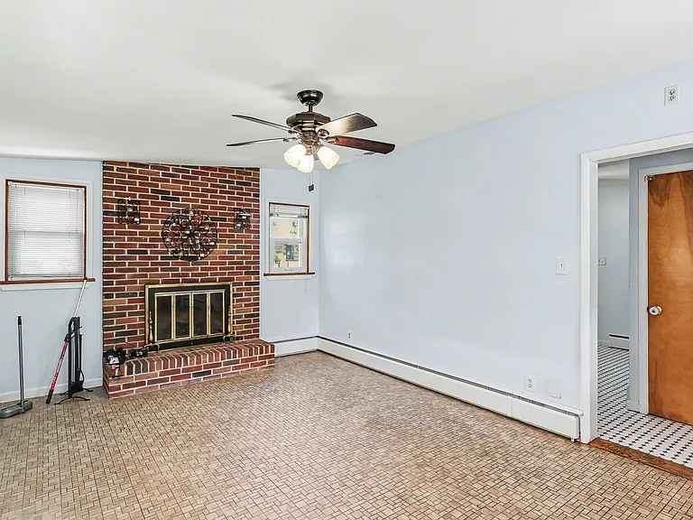 103 Maple Ave — Photo 9
