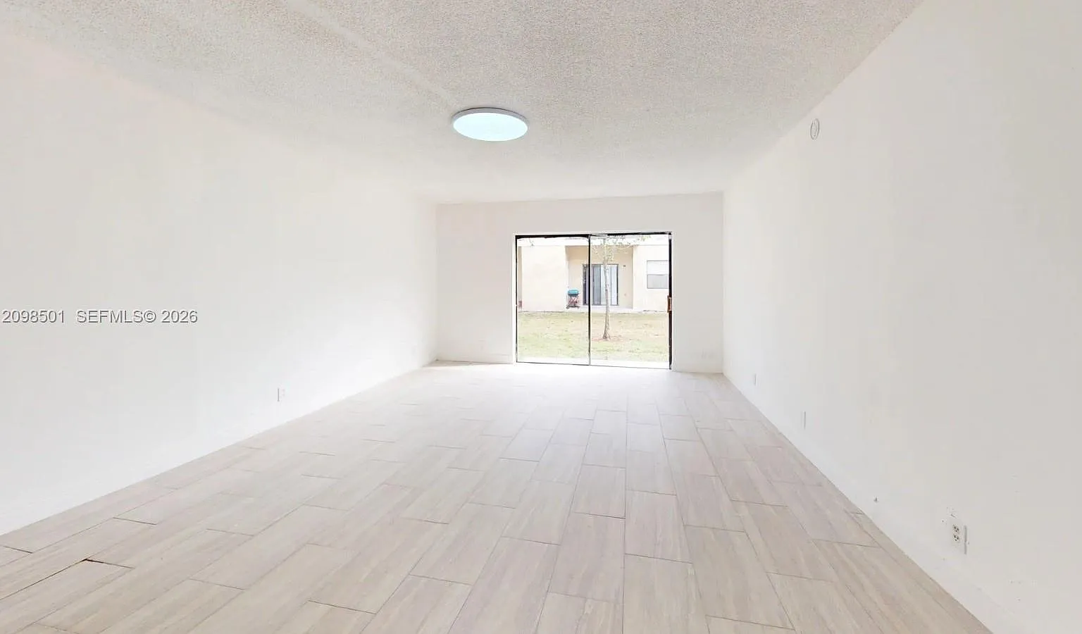 3501 NW 114th Ln — Photo 2
