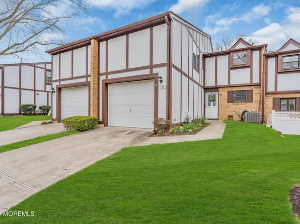 32 Apple Drive, Spring Lake Heights, NJ 07762