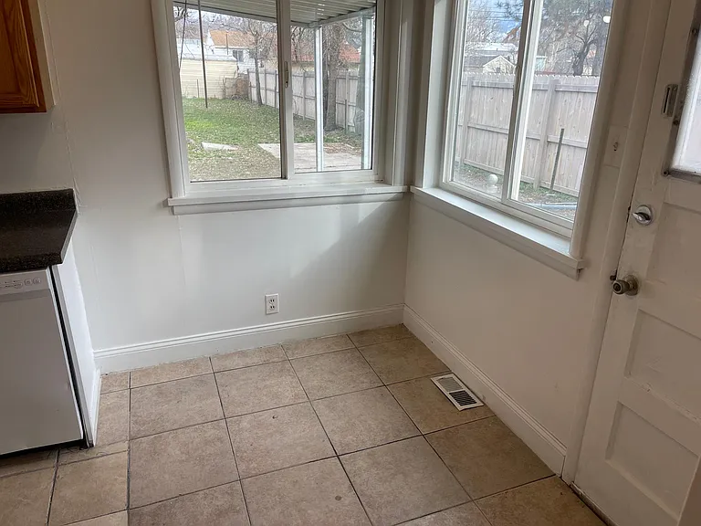 754 N Colorado St — Photo 16