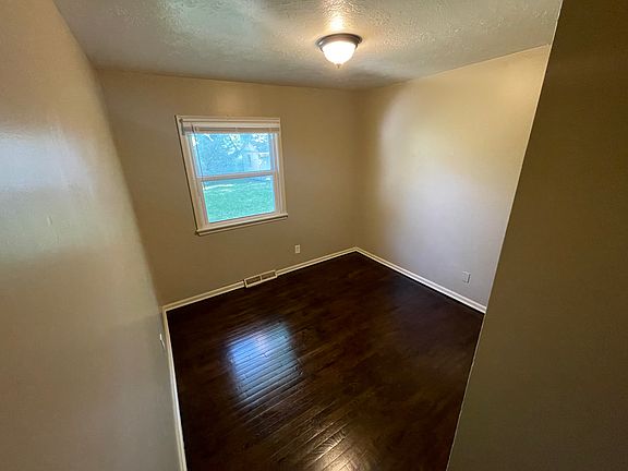 5th image of 4330 Ditzler Ave