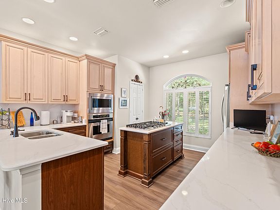 5th image of 41 Sunfield Drive