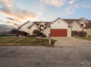 9 Willow Pointe Dr, Freeland, MI 48623