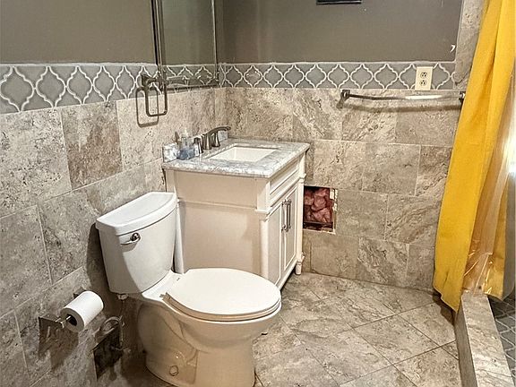 4th image of 1505 Brandon Ave