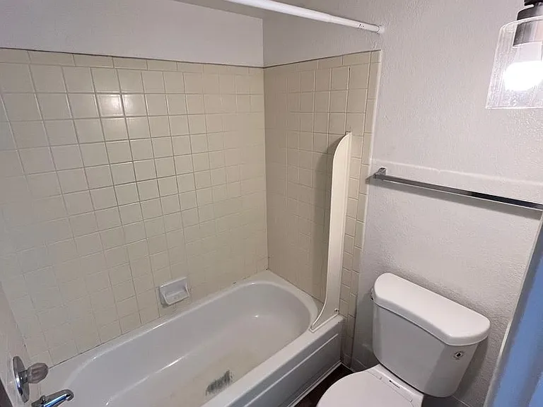 3052 N Alvernon Way — Photo 6