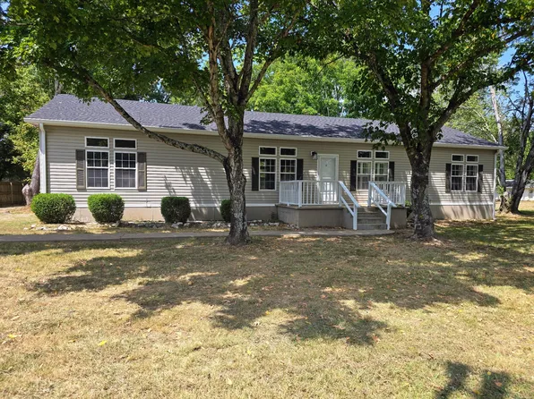 514 S Main St, Saint Joseph, TN 38481