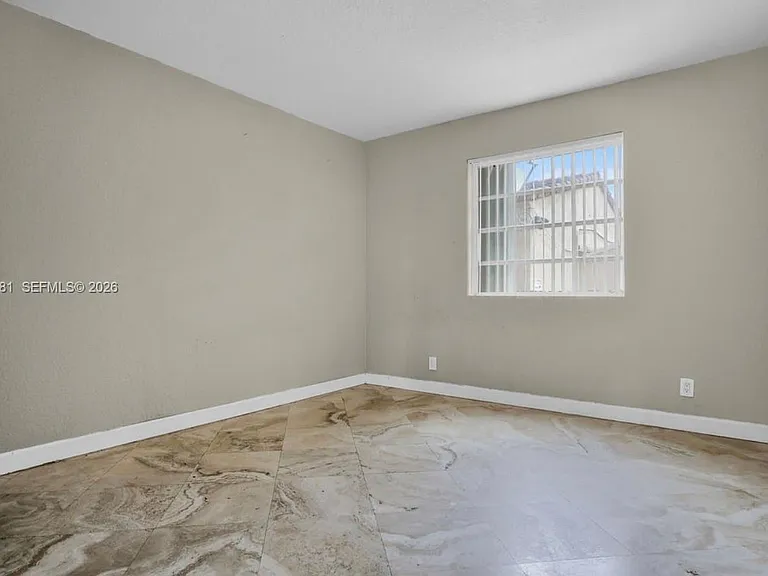 1630 Van Buren St — Photo 8