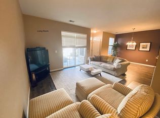 N16W26420 Meadowgrass Cir, Pewaukee, WI 53072