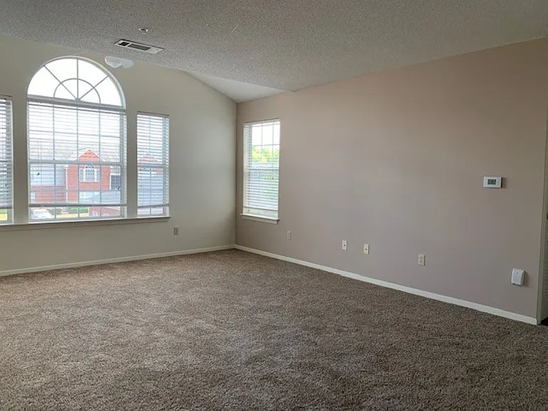 Hamilton at Turman Farms Apartments — Photo 5
