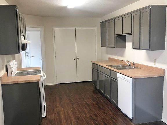 3rd image of 8149 Marydean Ave