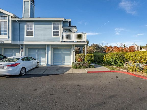 3rd image of 100 Little River Ct APT 8